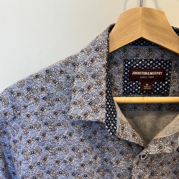 Barely worn, perfect condition. Black and blue floral print button up shirt. - Picture 1 of 2